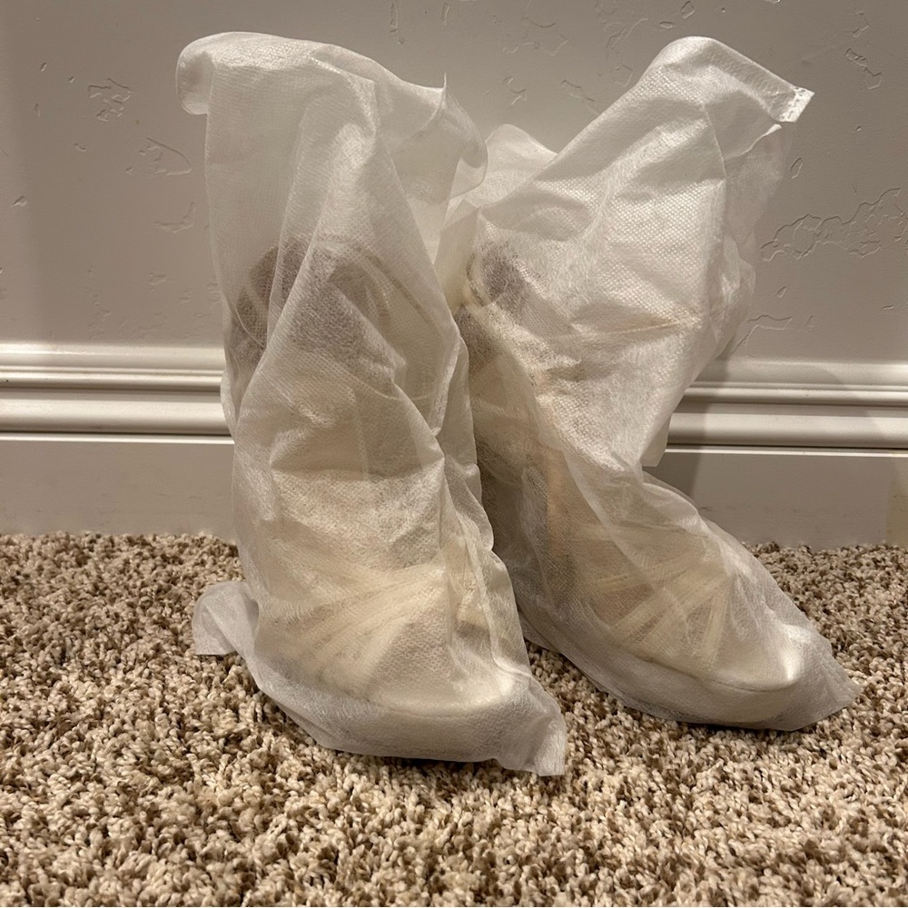 Elegant Cream Strappy Heels - Picture 2 of 12